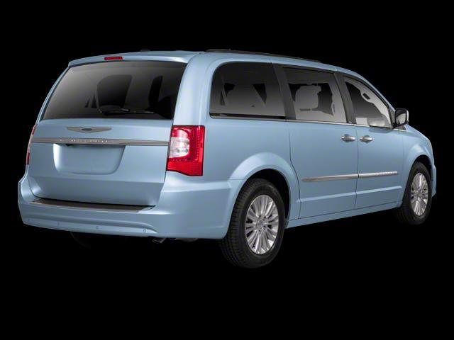 2013 chrysler town & country touring