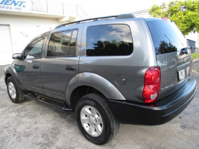 2005 dodge durango . clean title. automatic. v6 . 122k like new in miami, fl