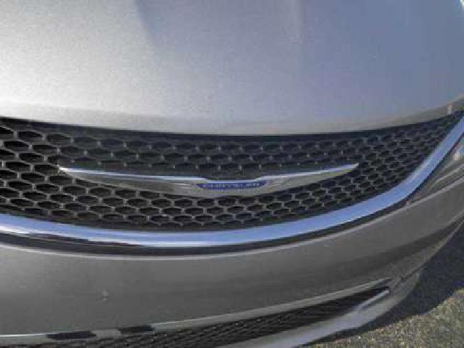 2018 chrysler pacifica touring l fwd in shelbyville, in