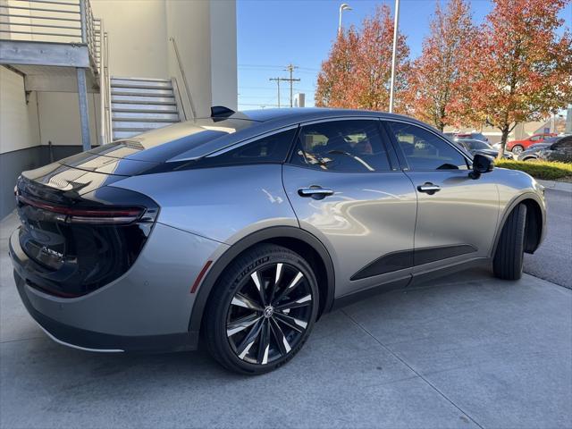 2023 toyota crown platinum