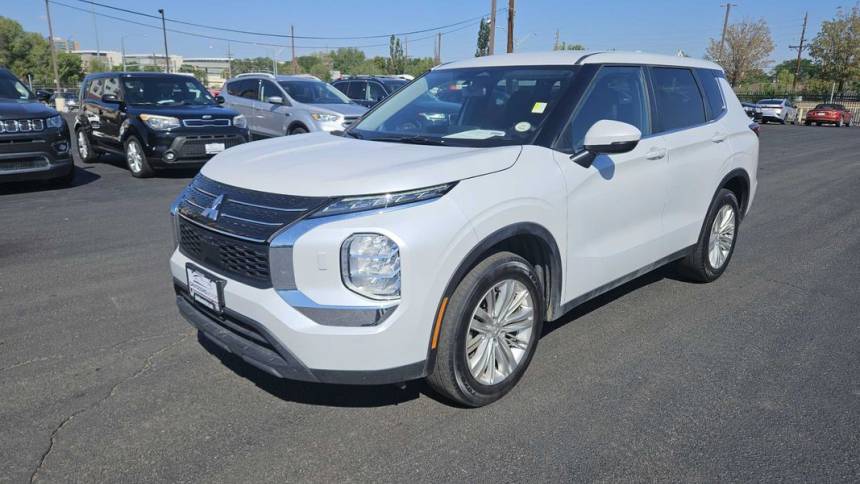 2023 mitsubishi outlander es