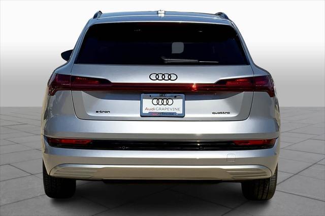 2022 audi e-tron premium plus
