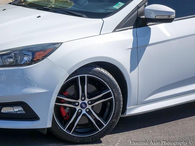 2017 ford focus st base