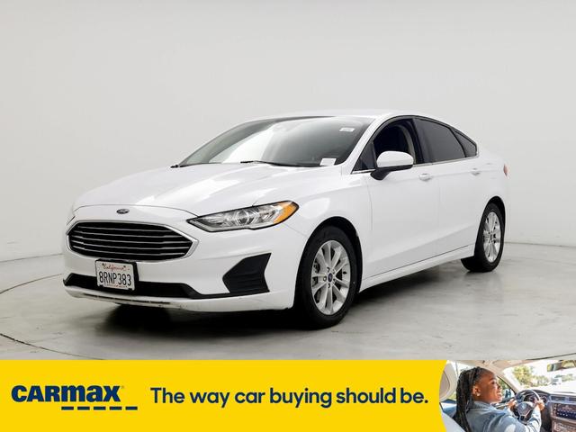 2019 ford fusion se