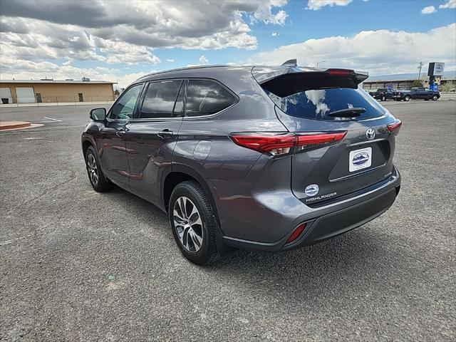 2021 toyota highlander xle