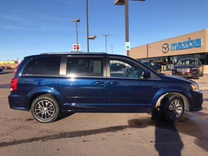 2017 dodge grand caravan sxt sxt 4dr mini-van for sale in fargo, north dakota