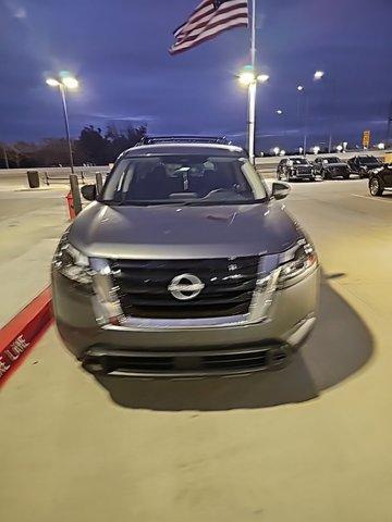 2022 nissan pathfinder sv