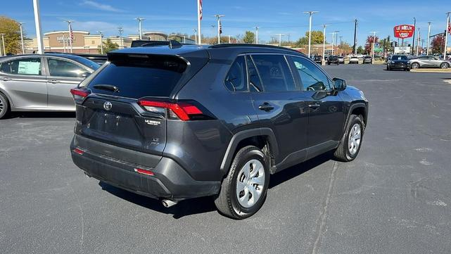2021 toyota rav4 le