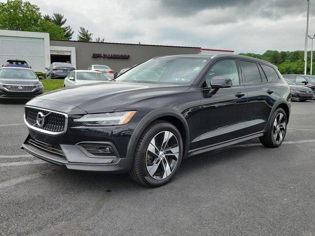 2022 volvo v60 cross country t5