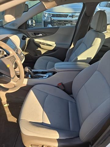 2022 chevrolet malibu fwd lt