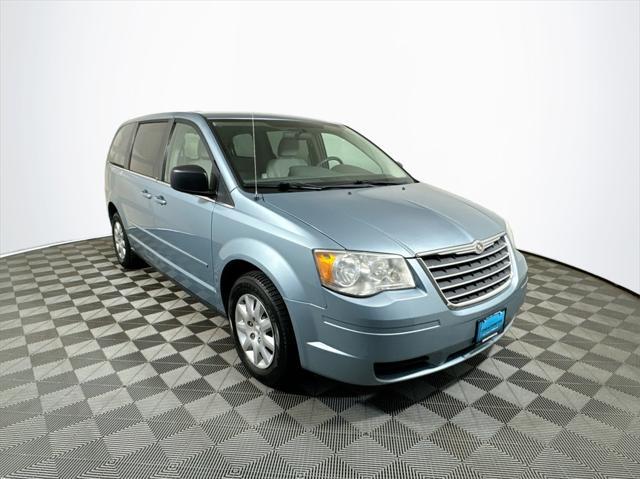 2009 chrysler town & country lx