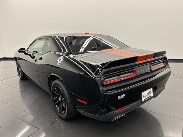 2019 dodge challenger sxt