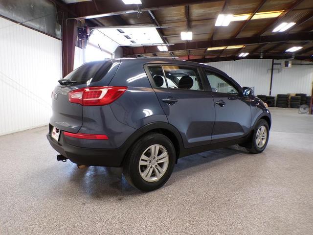 2011 kia sportage base