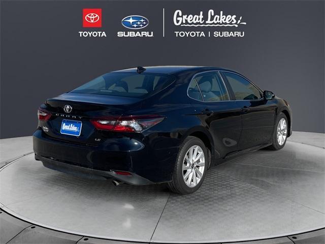 2022 toyota camry le