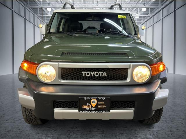 2013 toyota fj cruiser base
