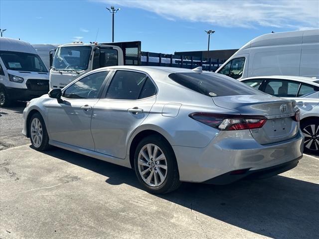 2023 toyota camry le