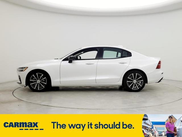 2022 volvo s60 b5 momentum