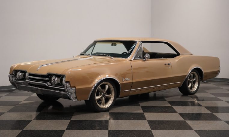 1967 oldsmobile cutlass holiday