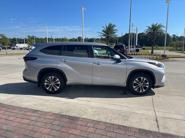 2024 toyota highlander hybrid xle