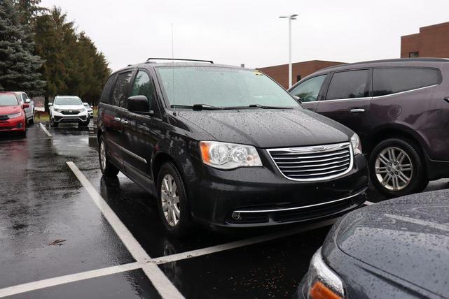 2016 chrysler town & country touring