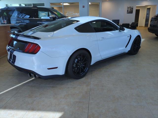 2017 ford shelby gt350 base