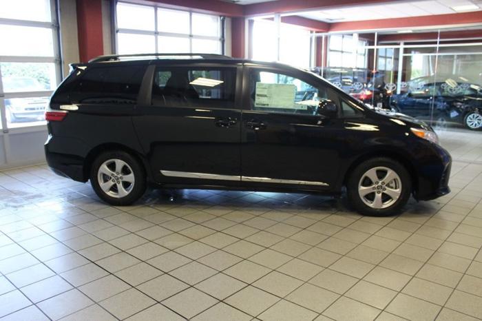 certified 2018 toyota sienna le memphis, tn 38016 for sale in cordova, tennessee