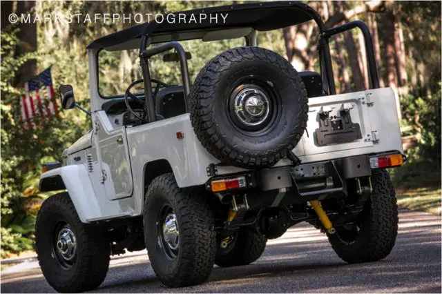 toyota land cruiser fj40 fully restored to better than new. new engine and trans