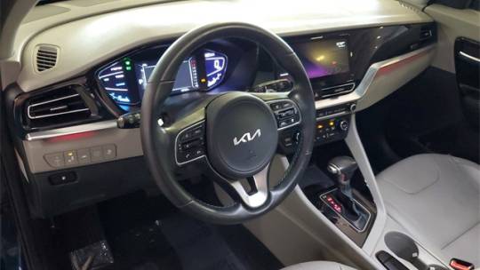 2022 kia niro touring special edition