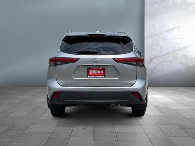 2021 toyota highlander xle