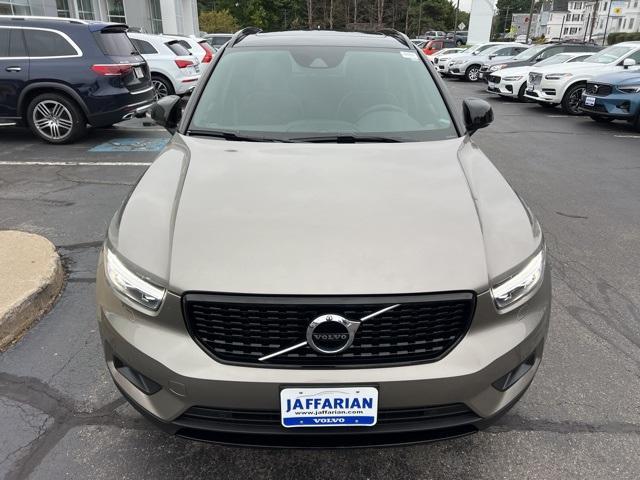 2022 volvo xc40 t5 r-design