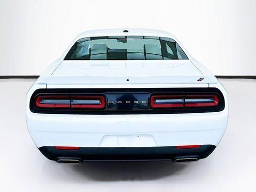 2022 dodge challenger