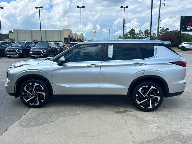 new 2024 mitsubishi outlander se