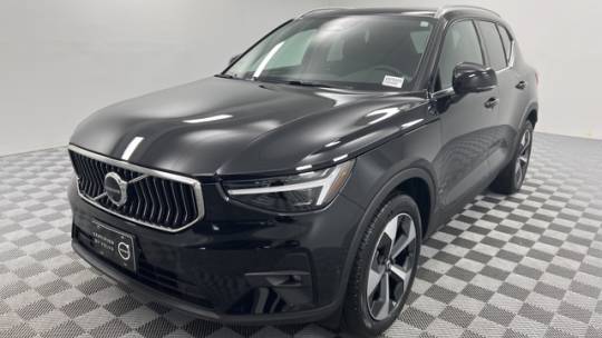 2025 Volvo XC40