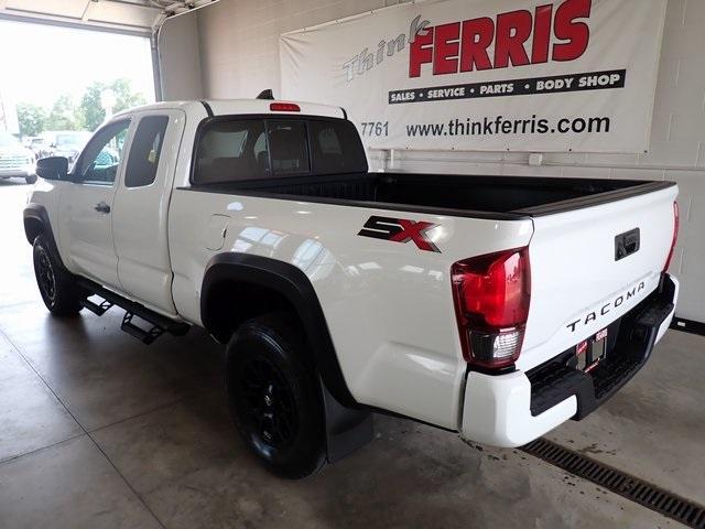 2022 toyota tacoma sr