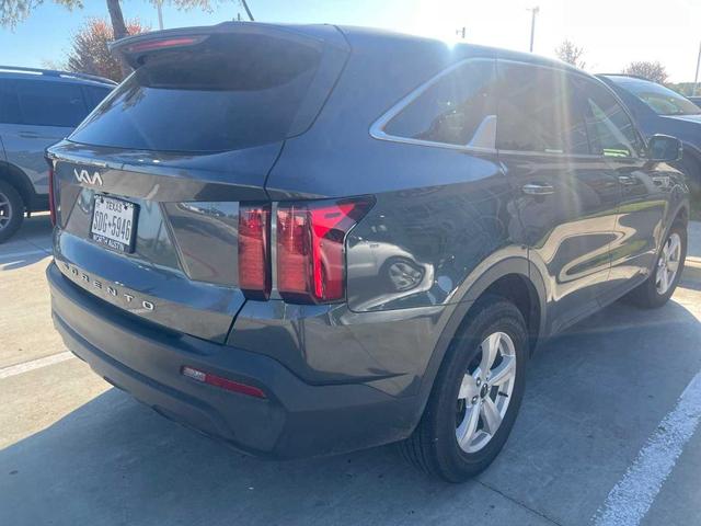 2022 kia sorento lx