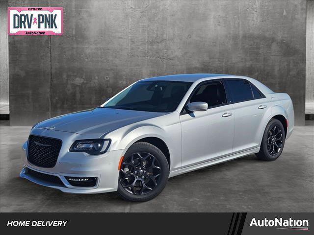 2022 chrysler 300 touring