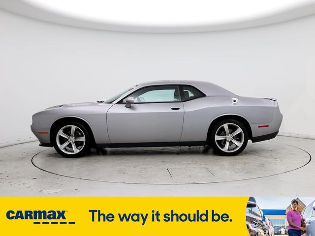 2016 dodge challenger sxt