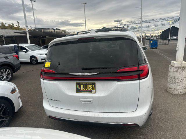2022 chrysler pacifica touring l