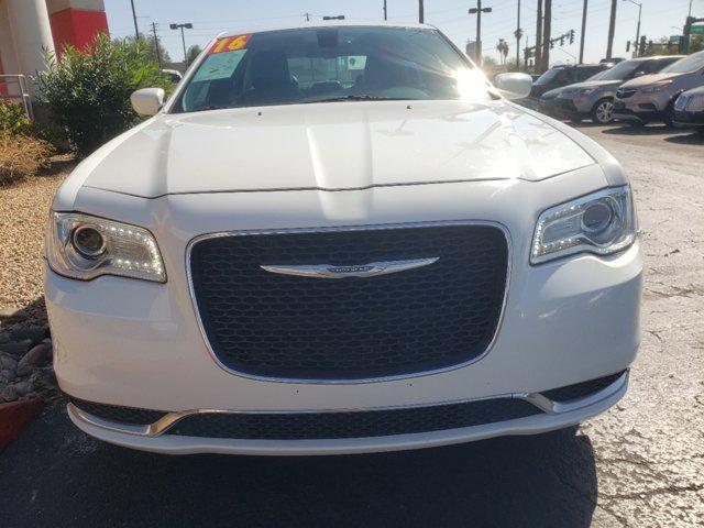2016 chrysler 300 limited