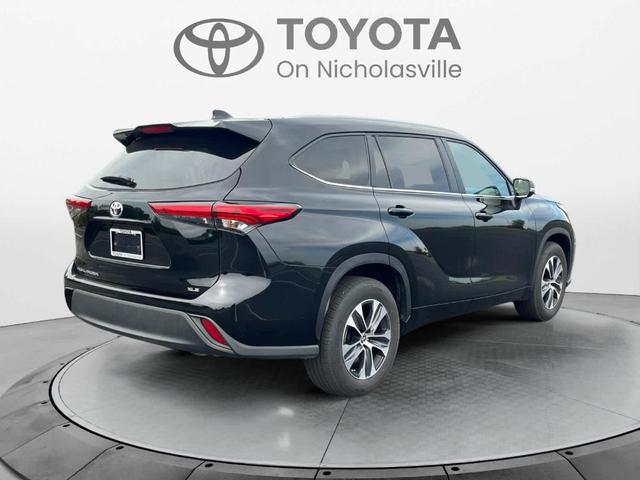 2023 toyota highlander xle