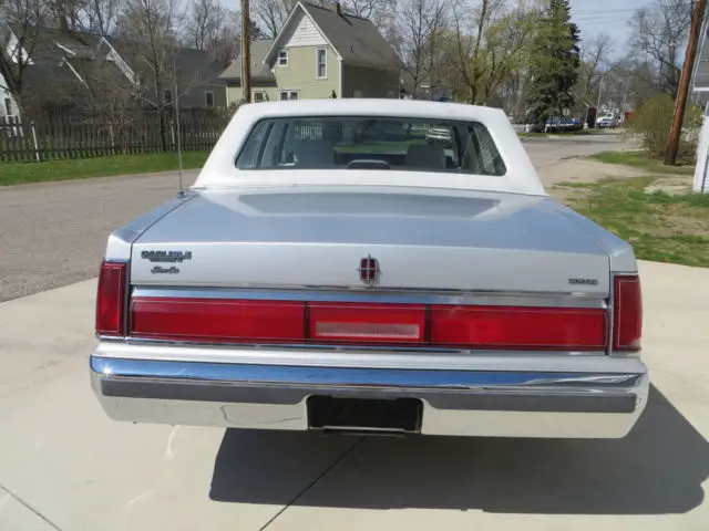 1987 lincoln town car signature sedan 4 door (reduced)