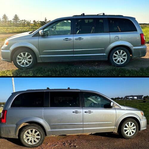 chrysler t&c touring minivan 4d 2016