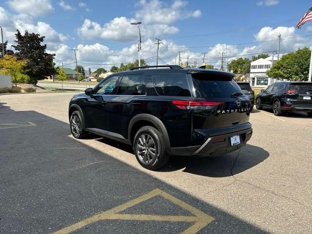2023 nissan pathfinder sv