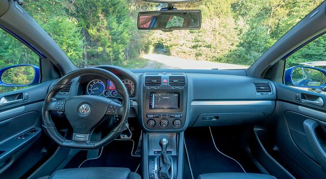 2008 volkswagen r32 base