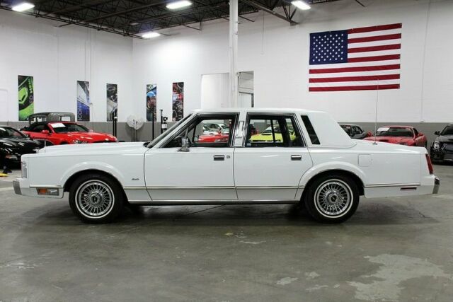 1988 lincoln town car 34465 miles white sedan 5.0 liter automatic