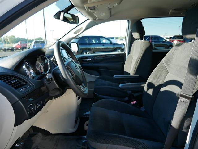 2019 dodge grand caravan se