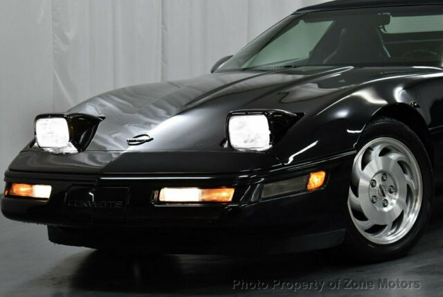 2dr convertible low miles automatic gasoline 5.7l 8 cyl black