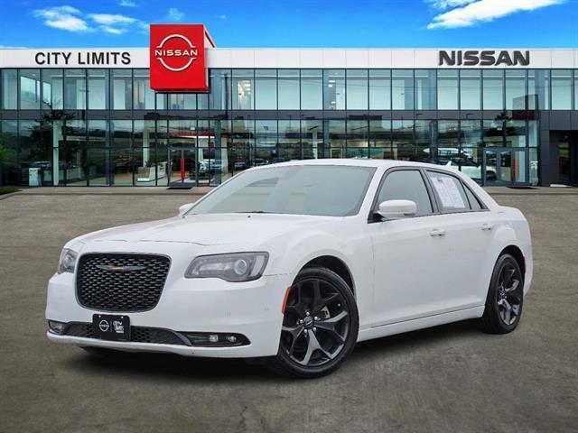 2022 chrysler 300 s