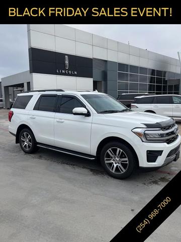 2022 ford expedition xlt