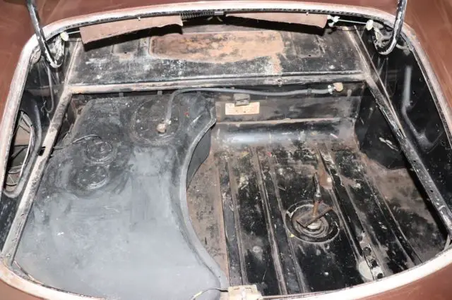 jaguar e-type s1 3.8 roadster 1963 lhd. totally rust free car for restoration